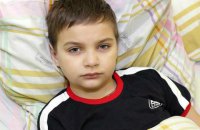Хлопчику-переселенцю з Горлівки потрібна допомога на лікування раку