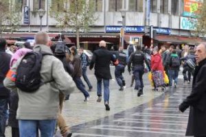 Полиция Льежа преследует бросивших в людей гранаты