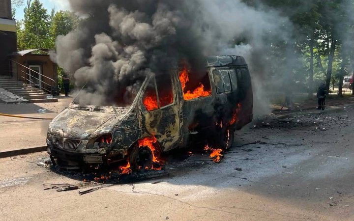 У Краматорську ворожий дрон атакував автомобіль аварійної бригади