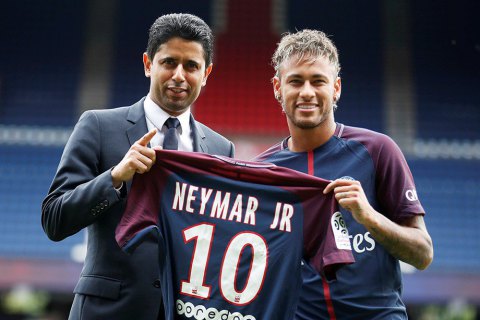 Неймар подал в суд на "Барселону" за невыплату бонуса