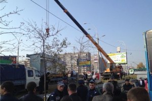 Кличко обещает очистить Оболонь от незаконных МАФов
