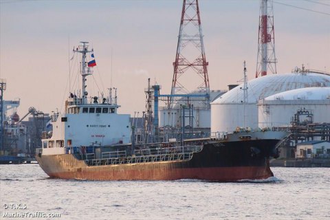 Российский танкер поставлял нефть в КНДР в обход санкций