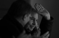 Проститься с Тихоновым пришло более 10 тысяч людей