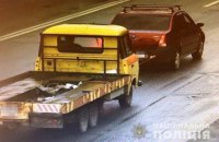 В Киеве на левом берегу угнали эвакуатор