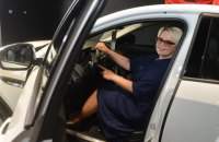 Компанія Heinemann Duty Free вручила переможцеві промоакції Buy&Win новий Jaguar E-Pace