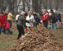 В Днепропетровске прошел общегородской субботник
