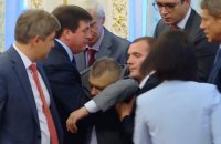 Глава Госпогранслужбы остается в больнице после обморока на официальной церемонии