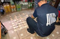 На Херсонщині викрили правоохоронця, який обіцяв за хабар домовитися про закриття кримінальної справи