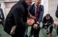 В Праге секстремистка напала на президента: "Земан - путинская шлюха"