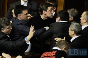 Оппозиция не против остаться на ночь в Раде