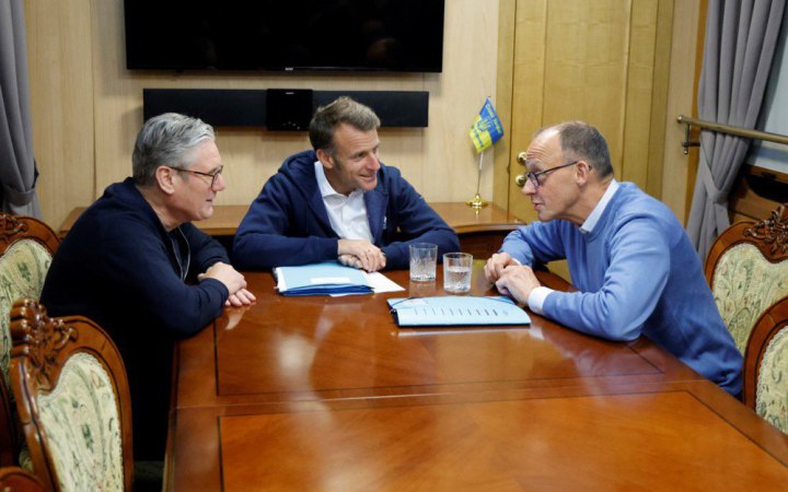 Лідери Британії, Франції та Німеччини домовилися просувати ініціативи з використання заморожених активів РФ для України