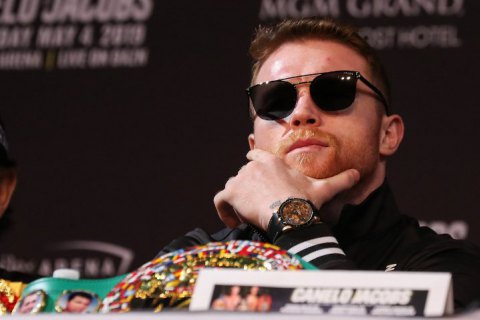 IBF відібрала титул чемпіона у найсильнішого середньоваговика світу за відмову бою з українцем
