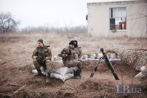 На Донбассе ранены двое украинских военных