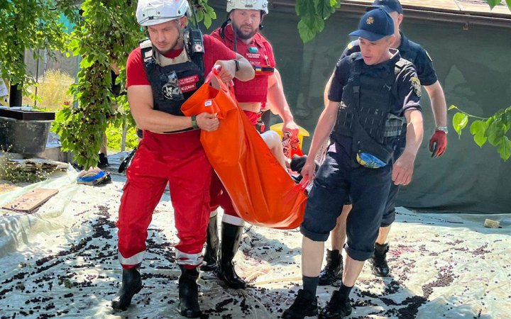 ЄС надає допомогу людям, які постраждали внаслідок підриву росіянами дамби Каховської ГЕС
