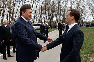 У Медведева исключают подписание газовых контрактов завтра в Донецке 