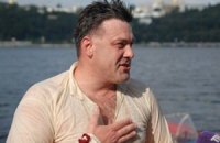 Тягнибок в вышиванке переплыл Днепр