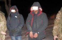 Двое нелегалов из Бенгладеш ночью пытались в поле пересечь украино-польскую границу