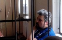 Попавшегося на взятке подчиненного Филатова суд отправил под домашний арест