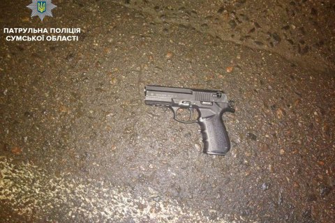 ​В Сумах мужчина устроил стрельбу и ранил двух человек
