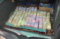 Луценко: В Дубно задержали участника избирательной пирамиды с сумкой "черного нала"
