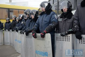На дорогах, ведущих к Межигорью, усилили охрану