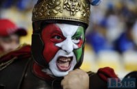 В Киеве болельщики уже поддерживают свои сборные