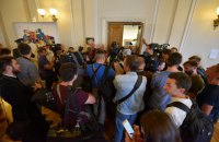 Допуск преси на урочисте засідання Ради супроводжувався скандалом