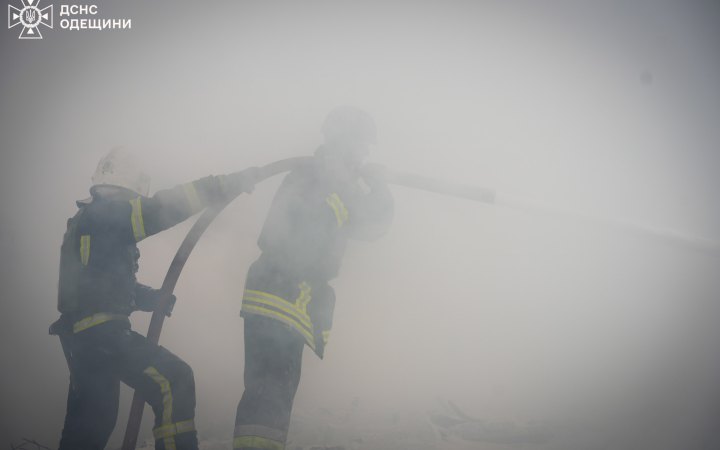 В Одесі ворог завдав удару по місцю зберігання виведеної з ладу автомобільної техніки, – ОК “Південь”