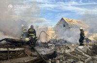 Окупанти вдарили по приватному секторі Дніпра, є жертва і поранені (оновлено)