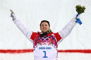 Канадец Билодо выиграл "золото" во фристайле в Сочи 
