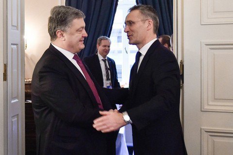 Порошенко и генсек НАТО обсудили ситуацию на Донбассе
