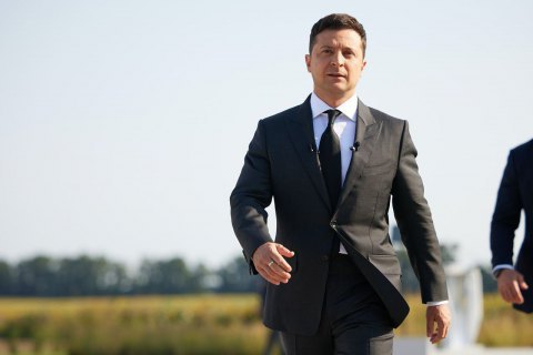 Зеленский на выборах победил бы во всех возможных вариантах с ближайшими оппонентами, – опрос "Рейтинг"