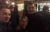Премьер Гончарук и министр Коляда пришли на ветеранскую вечеринку с группой "Сокира Перуна"