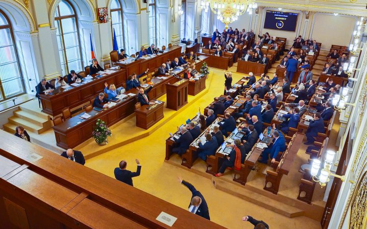Чеський уряд отримав вотум довіри після криптоскандалу
