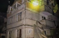 Окупанти скинули авіабомбу на багатоповерхівку у Куп'янську, загинула жінка