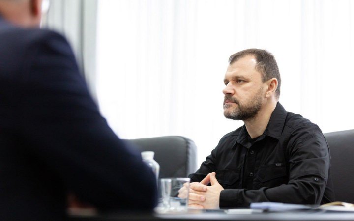 Є проблеми витоку мастила з машинного залу Каховської ГЕС, яке рухається у бік Чорного моря, - Клименко