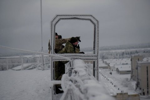 Трое военных ранены с начала суток на Донбассе