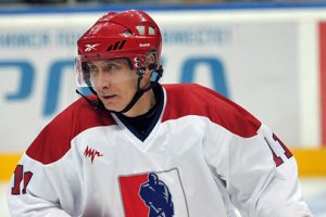 Путин после инаугурации сходил на хоккей