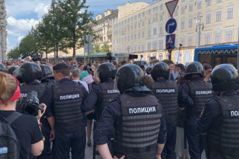 У Москві затримують незареєстрованих опозиційних кандидатів на вибори в міськдуму (оновлено)