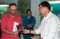 Приватні колекції археологічних предметів і музеї: часом біле пальто має значення