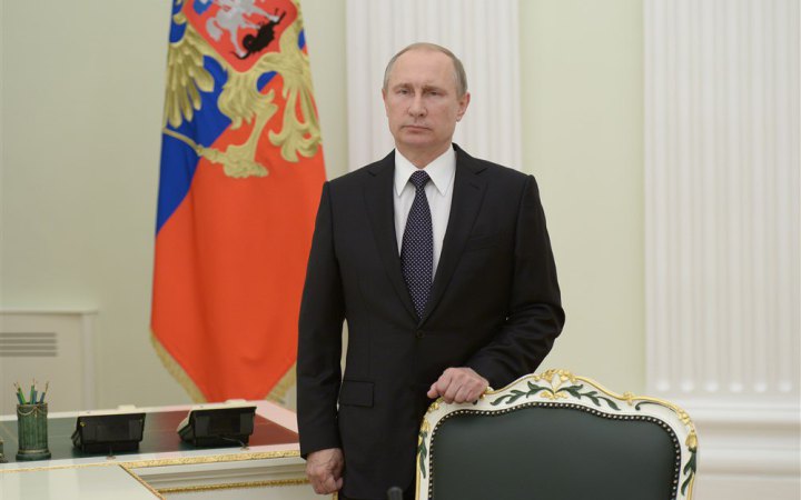 Росія набуває характерних рис диктатури, – дослідження Economist