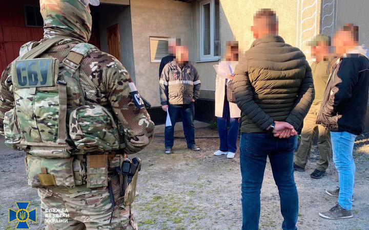 СБУ затримала у трьох областях організаторів схем нелегальної переправи людей за кордон