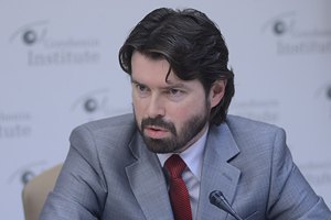 Власть не сможет закрыть 2013 финансовый год, - экономист