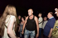 В Торецке пытались блокировать военных (обновлено)