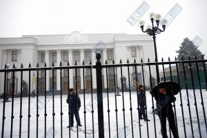 КИУ: КС может сорвать выборы в Раду