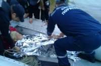 В Киеве с моста Метро в Днепр упала женщина