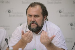 Банки воспользовались ажиотажем и искусственно завысили курс доллара, - эксперт