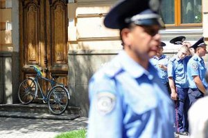 В Виннице хулиган покусал милиционера