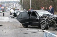 В Киеве Chery, выехав на полосу встречного движения, протаранил грузовик и Hyundai 