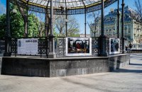 В Одесі відкрилась виставка воєнної фотографії «Пліч-о-пліч»